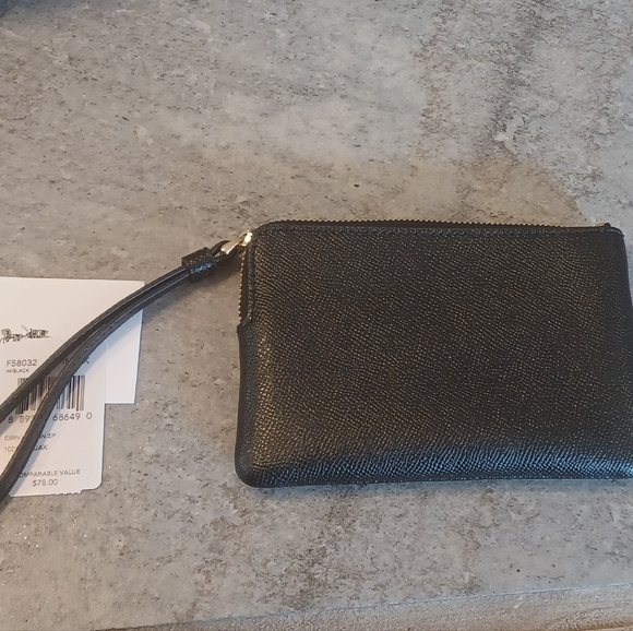 Coach Black Crossgrain Leather Corner Zip Wristlet - Picture 4 of 5